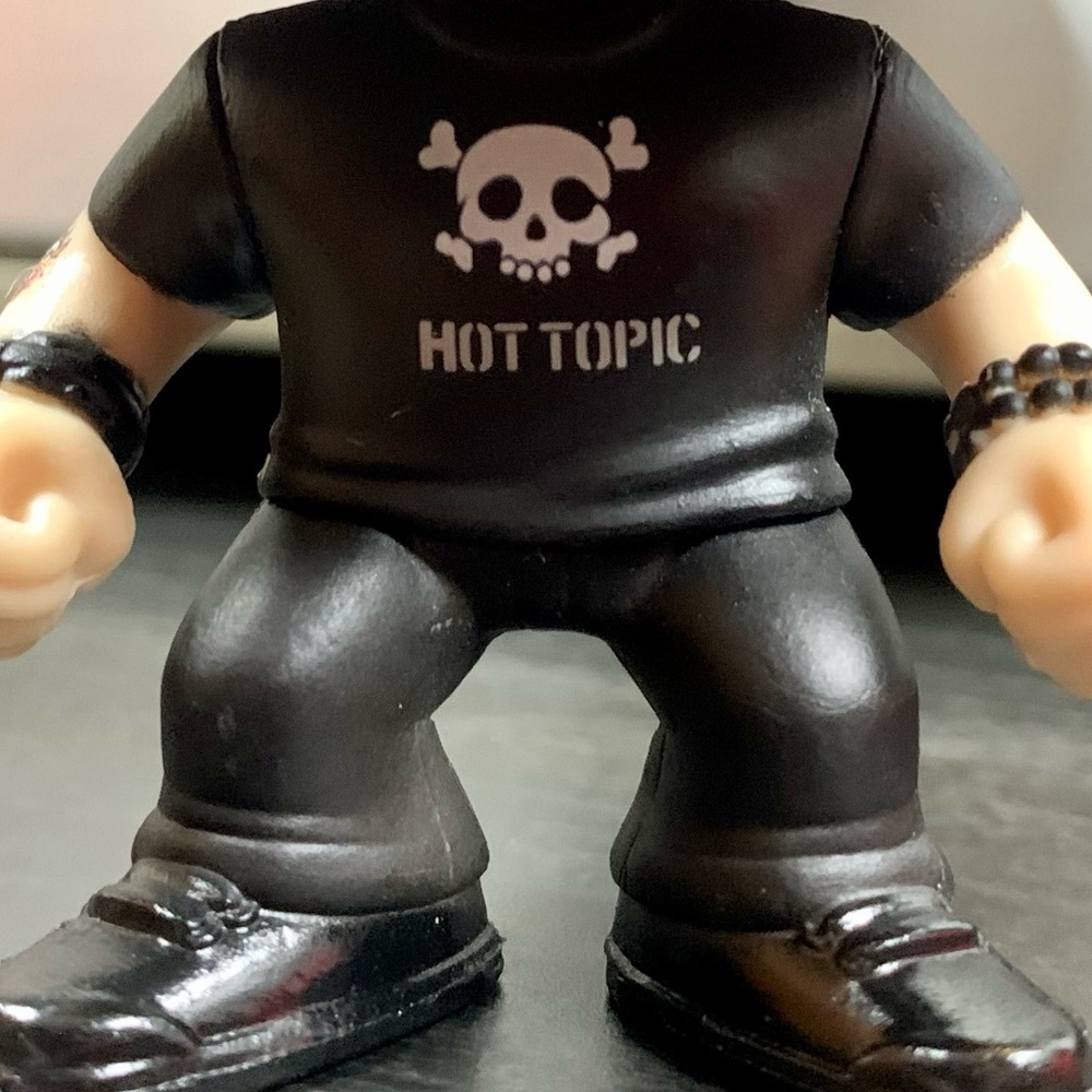 Hot Topic Guy Funko Pop - Picture 2 of 8